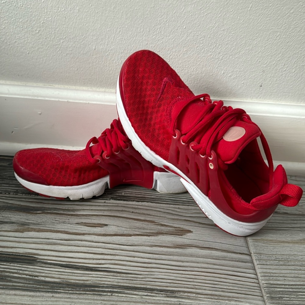 Nike Roshe Youth Shoes
